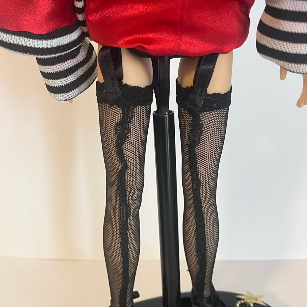 ♥️EFFANBEE Brenda Starr Reporter Doll Dale Messick “Black/White Suit”. EUC♥️ - Picture 8 of 16